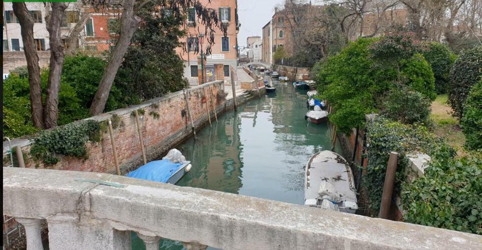 Susy Biennale - Canal View And Garden Appartement *