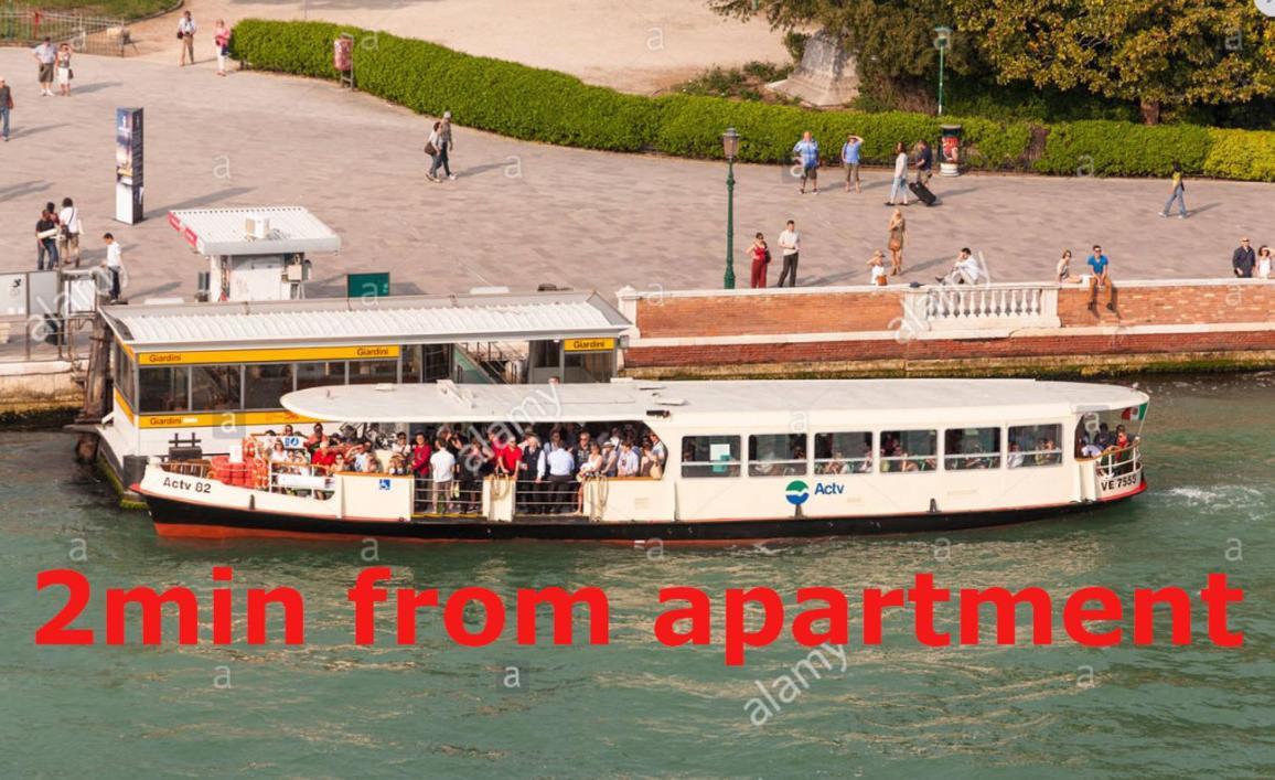 Susy Biennale - Canal View And Garden Appartement Venetië